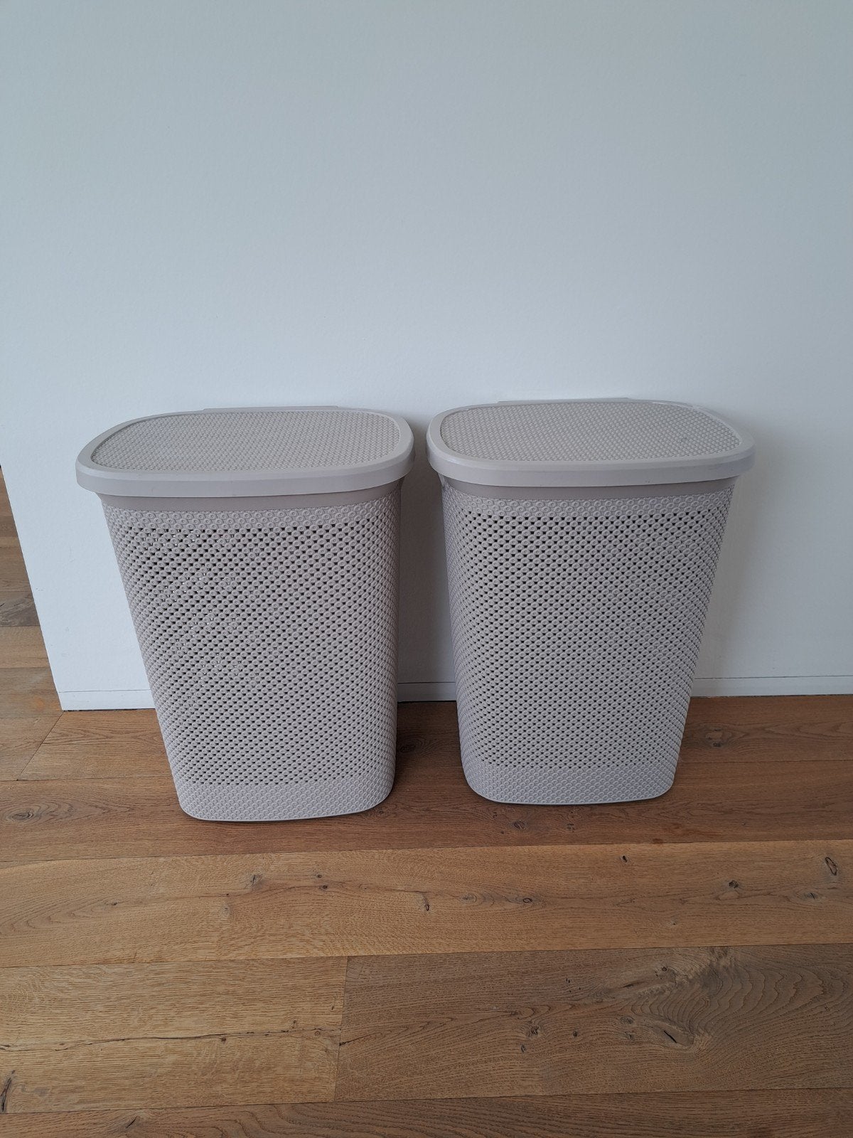 2 wasmanden, Ophalen