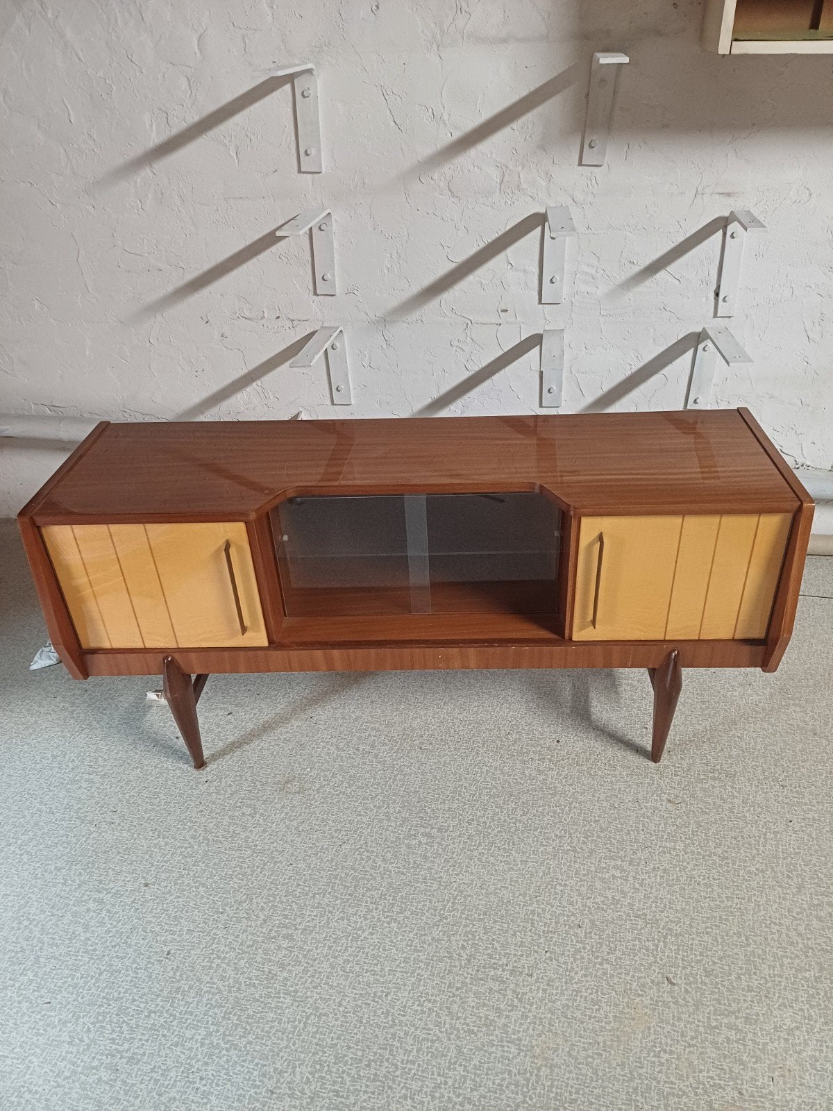 Meuble TV vintage / Enfilade basse scandinave (Années 60), Verre