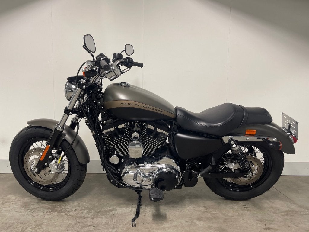 Harley-Davidson SPORTSTER XL1200C CUSTOM (bj 2018), Motoren, Harley-Davidson, Customerservices@harley‑davidson.com, Gebruikt, 1202 cc