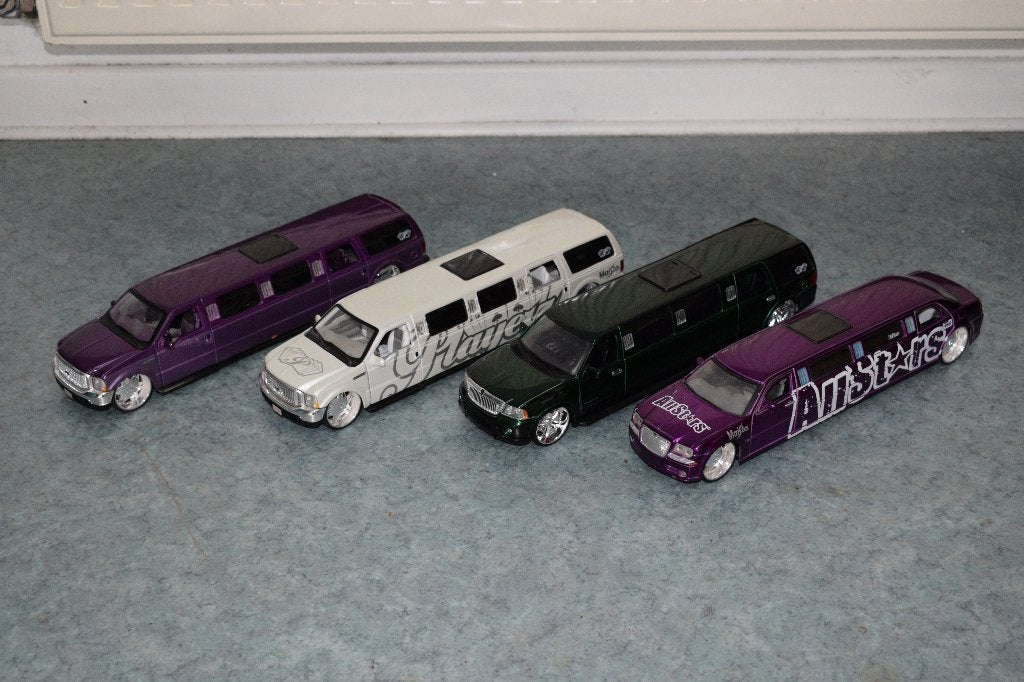 collection 4 miniature limousine maisto automobile 1:24, Enlèvement ou Envoi, Maisto