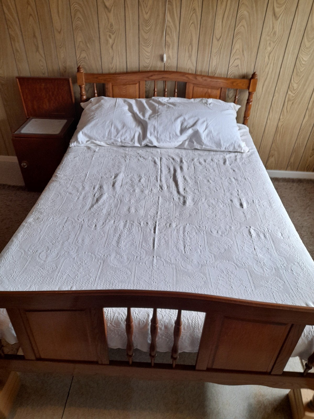 lit double, avec table de chevet ancienne, parfait état, Maison & Meubles, Klassiek, 140 cm, Brun, Enlèvement