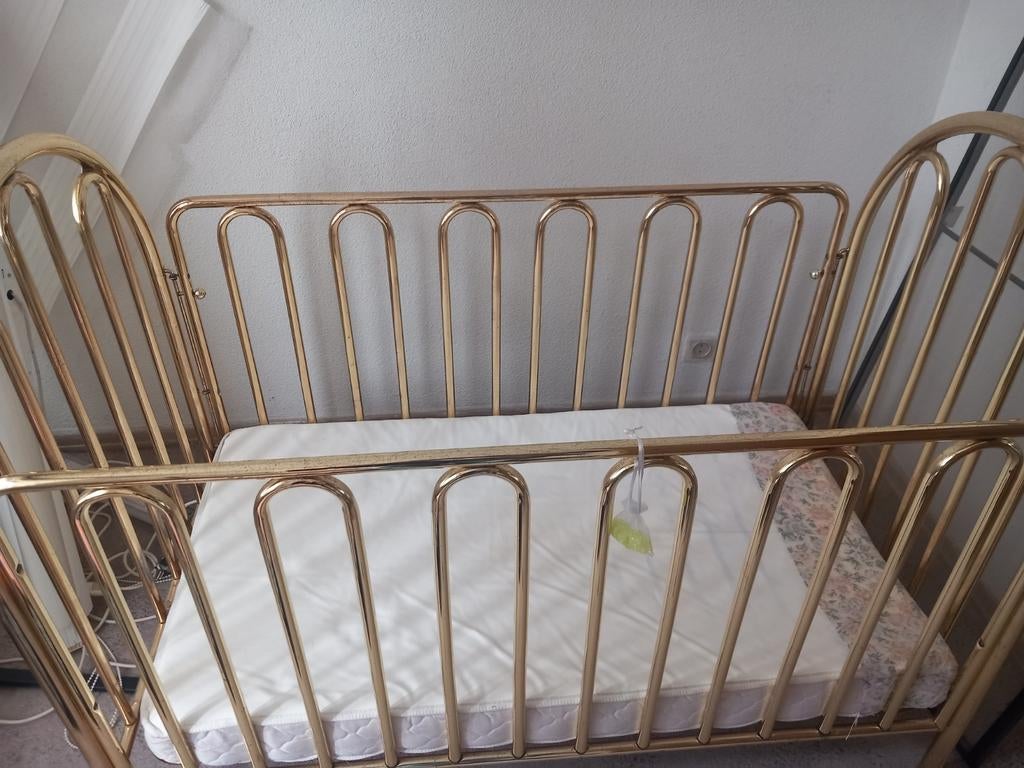 Vintage goudkleur baby bed Gratis, Enlèvement