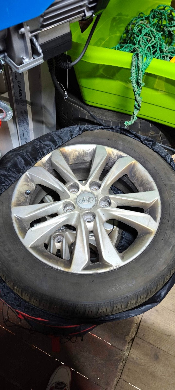 jantes hyundai 16" pneus hiver, Enlèvement, Pneus hiver, Pneu(s)