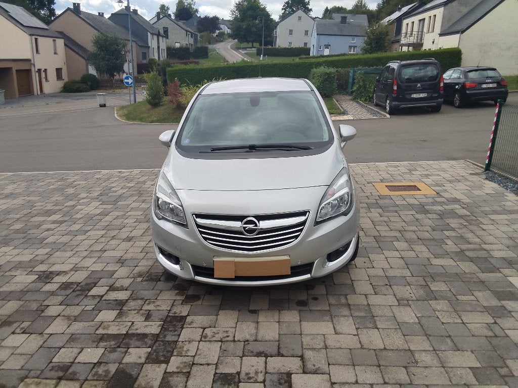 Auto, Argent ou Gris, 139 g/km, Noir, 5 portes