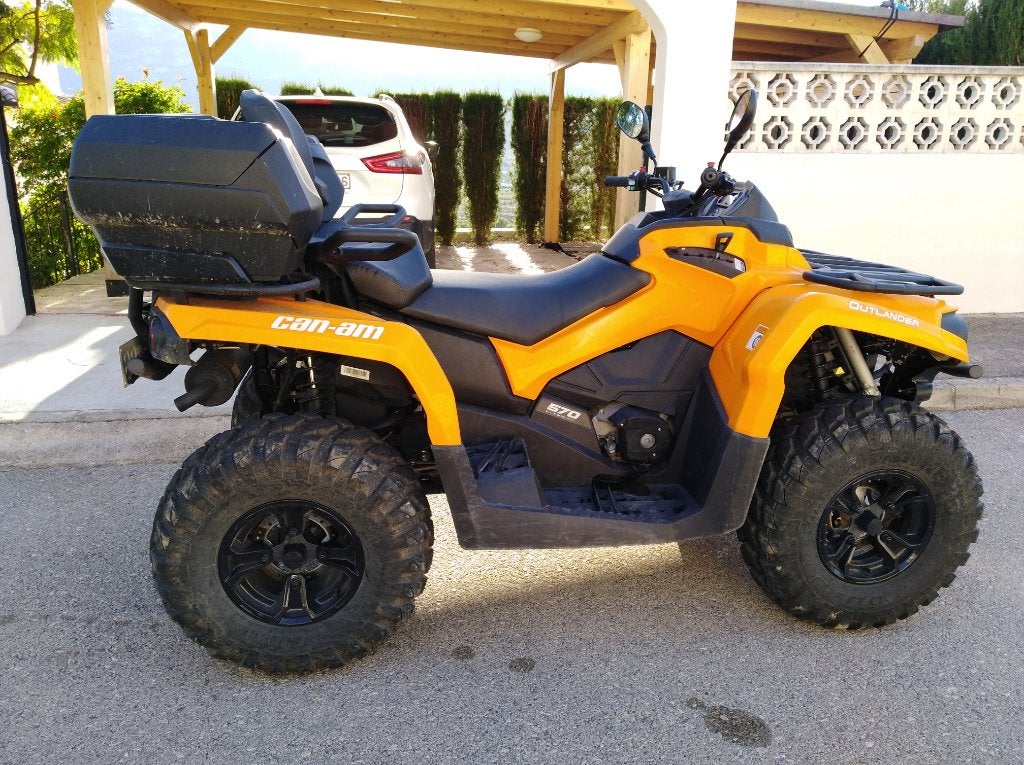 Quad BRP- Can-Am, 2 cylindres, 650 cm³, 12 à 35 kW
