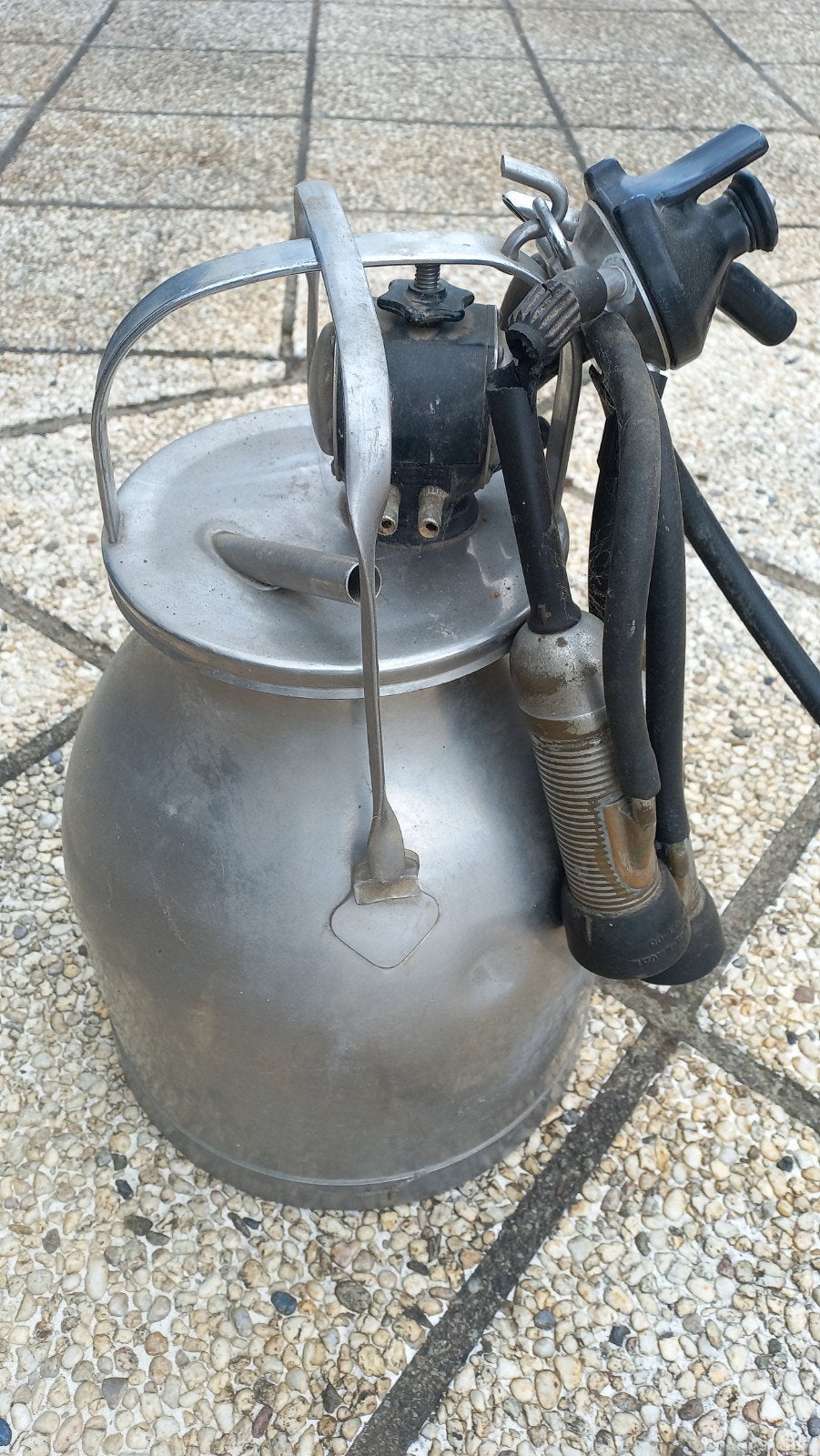 Pot à traire, Enlèvement