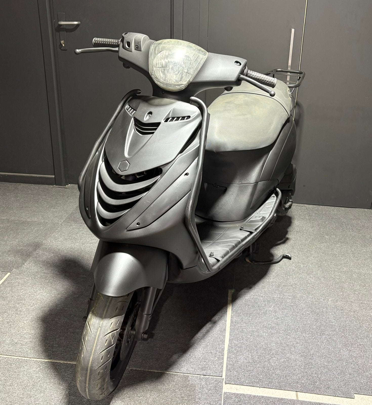 Piaggio Zip | Mat zwart, Zip, Comme neuf, Enlèvement, Classe A (25 km/h)