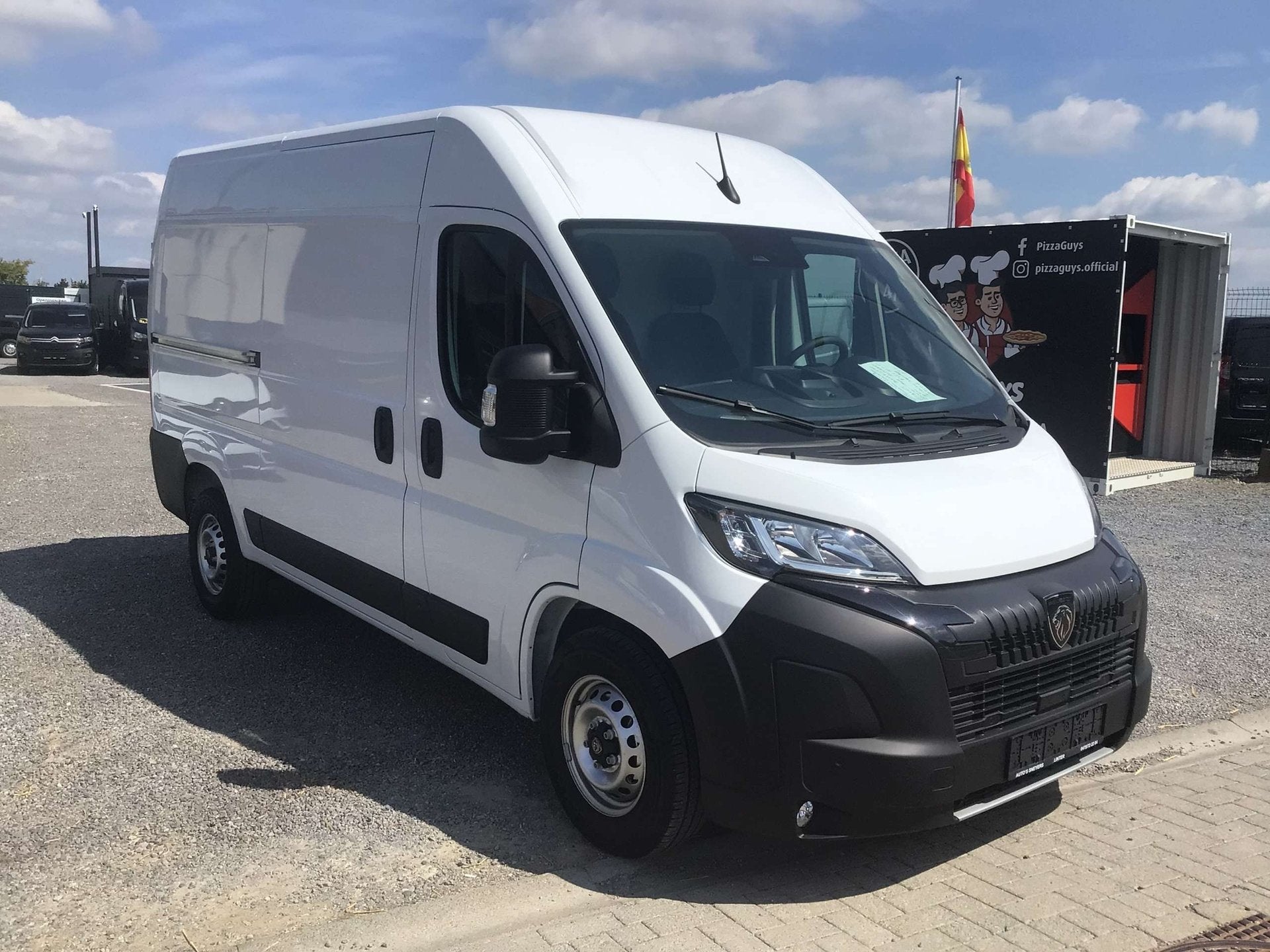 Peugeot Boxer l2h2 140pk AUTOMAAT 2024 10km full/option 2995, Auto's, Peugeot, Automaat, Stof, Gebruikt, 4 cilinders