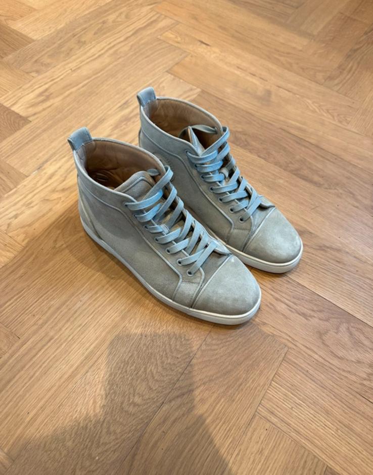 Grijze hoge schoenen van Louboutin, Kleding | Heren, Schoenen, Ophalen of Verzenden, Zo goed als nieuw, Sneakers
