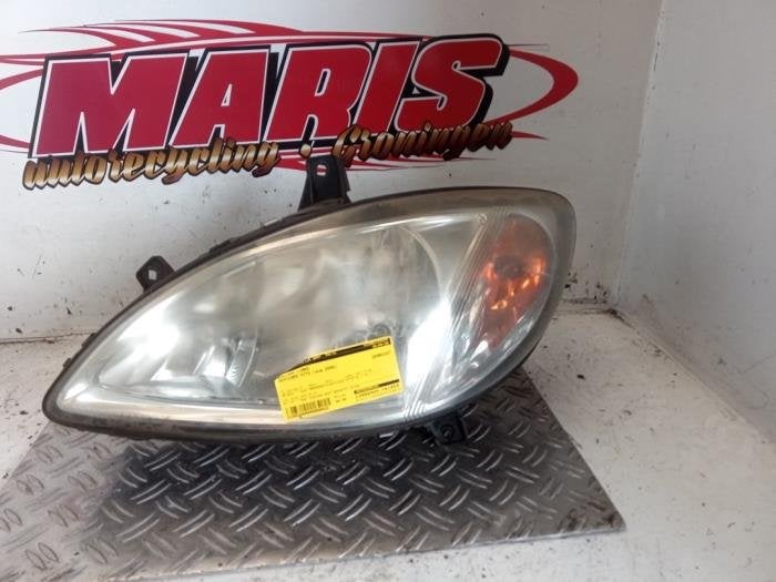 Phare gauche d'un Mercedes Vito, Autos : Pièces & Accessoires, Éclairage, -, 3 mois de garantie, Utilisé, -