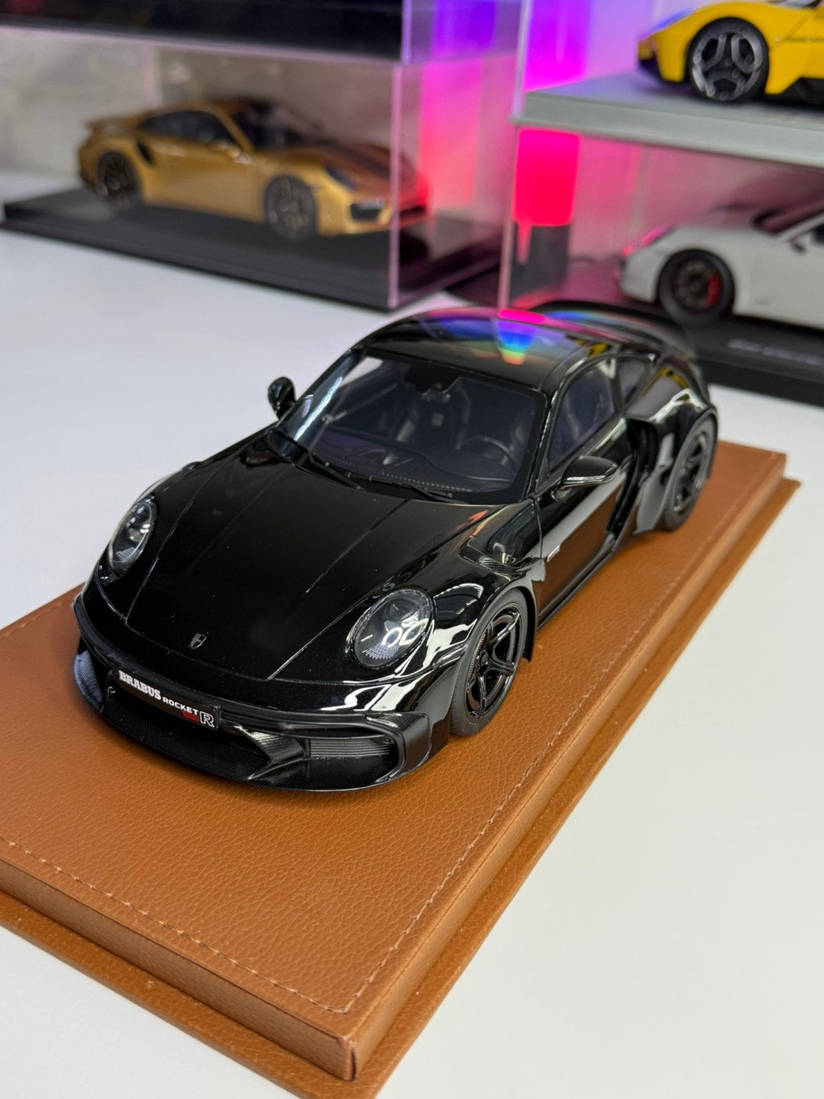 Porsche 911 Brabus GT Spirit 1/18, Enlèvement ou Envoi, Comme neuf, Voiture, Autoart