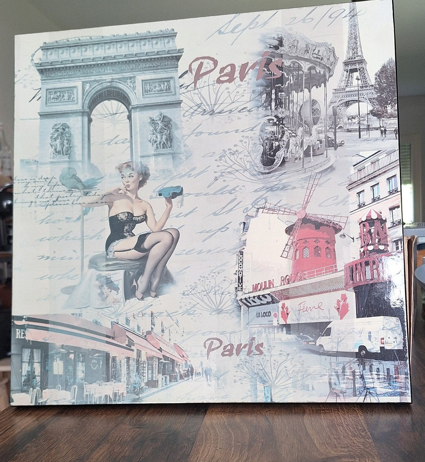 Cadre avec photos de Paris, Enlèvement