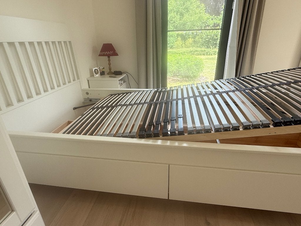BED, LATOFLEX EN NACHTKASTJE, Ophalen, Zo goed als nieuw