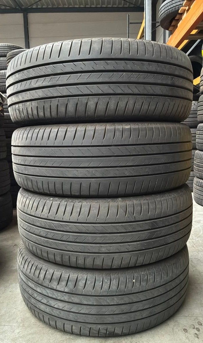 2355519 235/55/19 235/55R19 zomerbanden merk Bridgestone, Ophalen