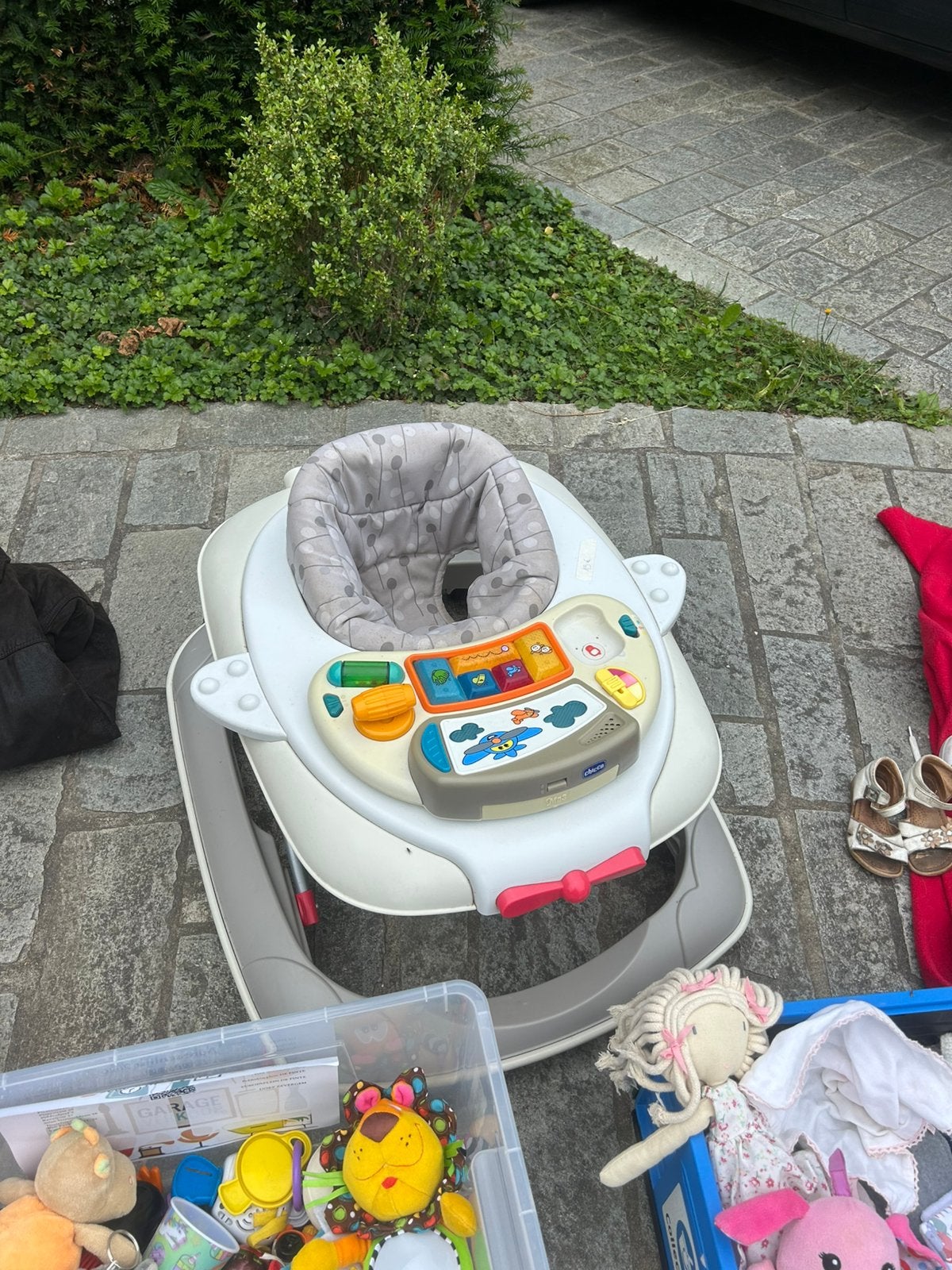 Déambulateur pour bébé Chico, Enfants & Bébés, Jouets | Extérieur | Jouets en vrac, Enlèvement, Utilisé