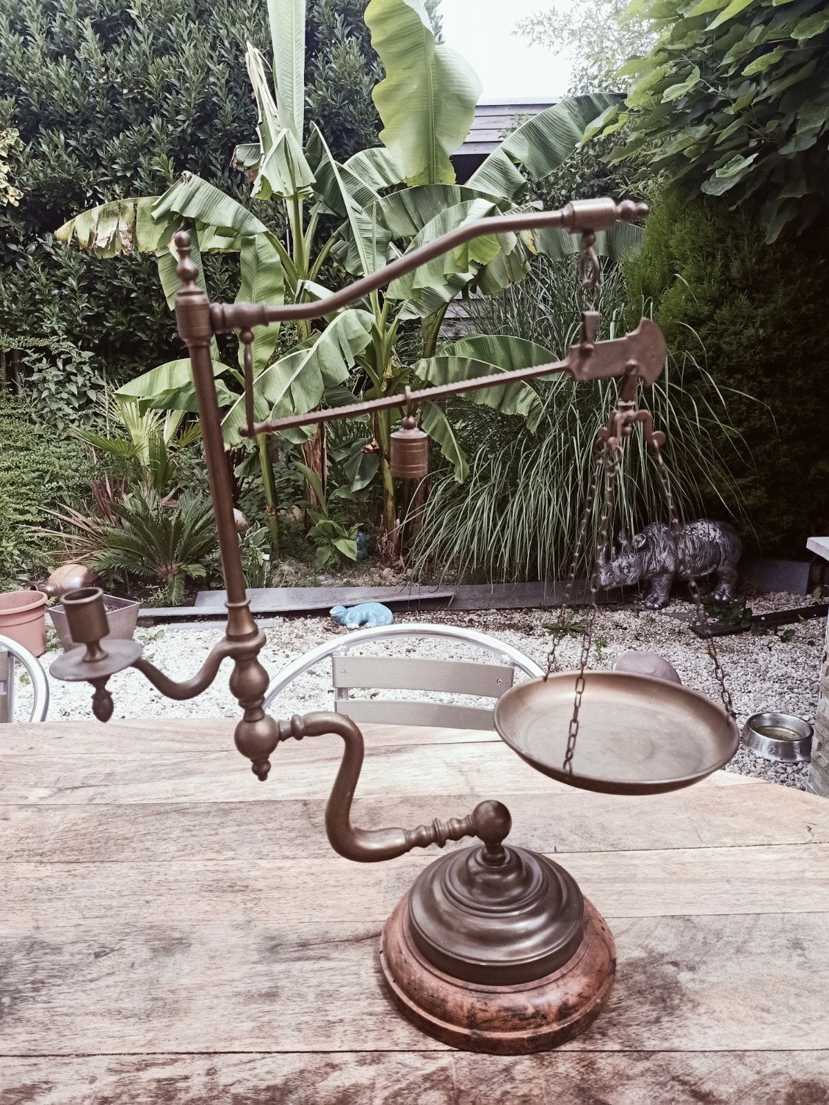 Oude koperen weegschaal chapman houten voet kandelaar, Antiek en Kunst, Ophalen