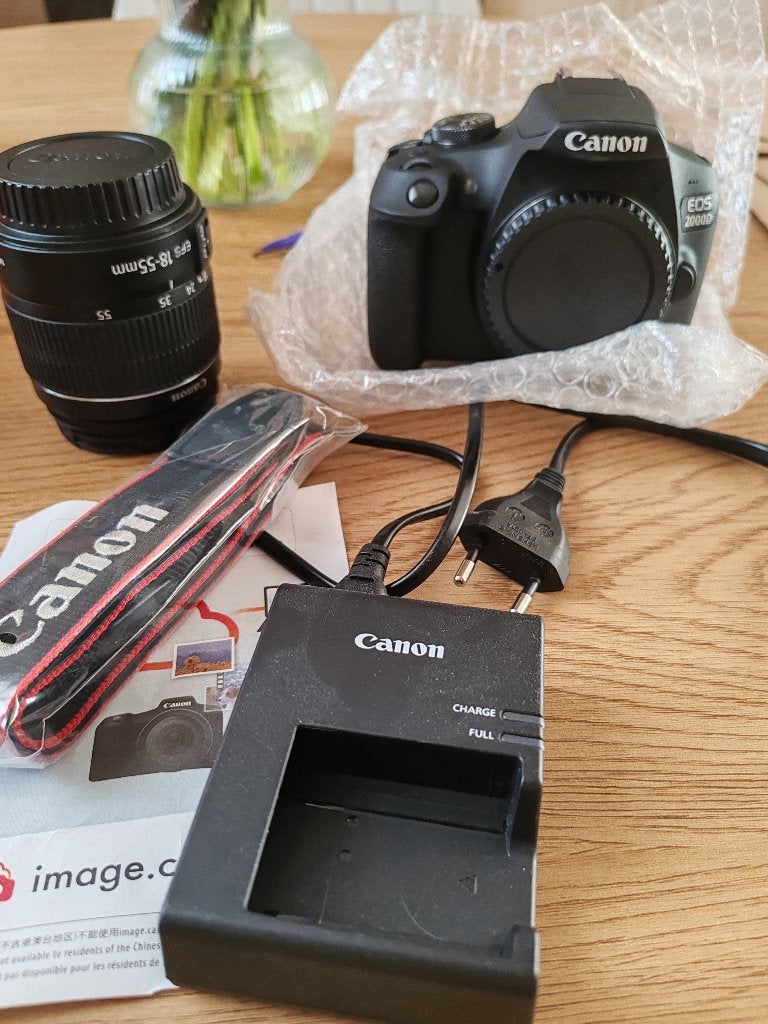 Canon EOS 2000D met lens, Audio, Tv en Foto, Fotocamera's Digitaal, Ophalen of Verzenden, Zo goed als nieuw, Spiegelreflex, Canon