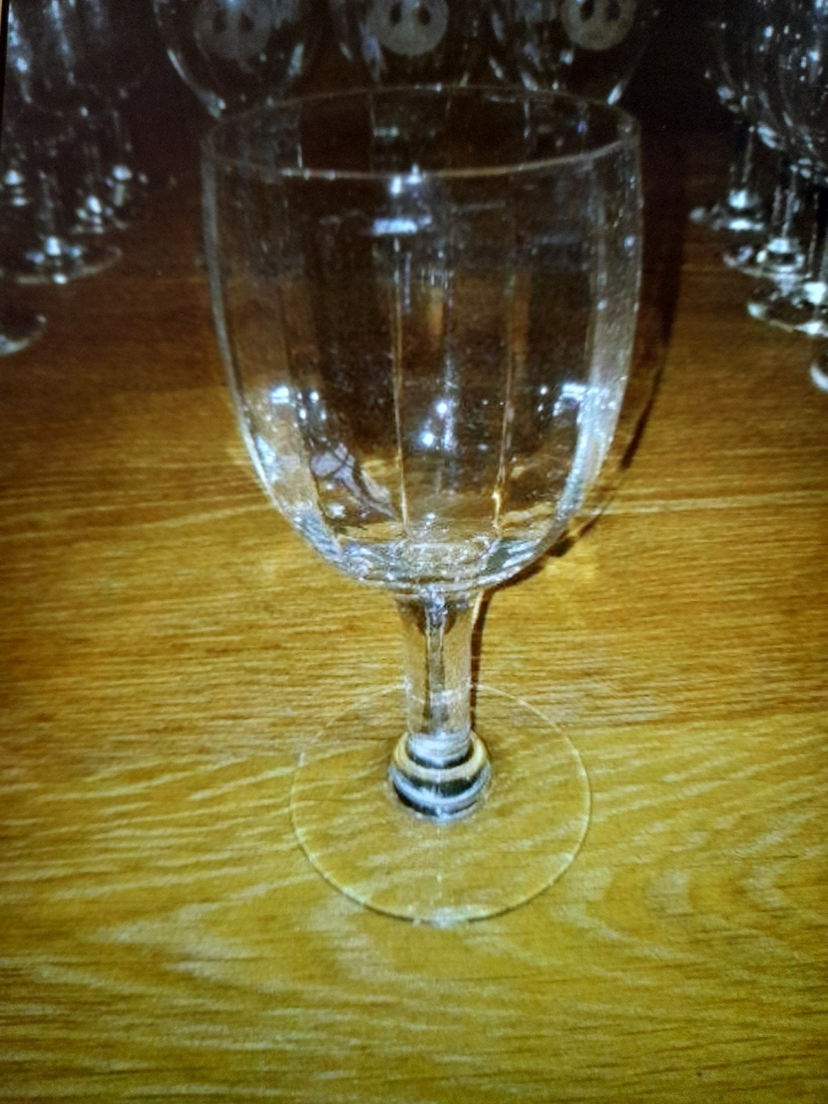 Très jolis verres à vin à facettes - Vintage, Enlèvement ou Envoi, Comme neuf, Autres types