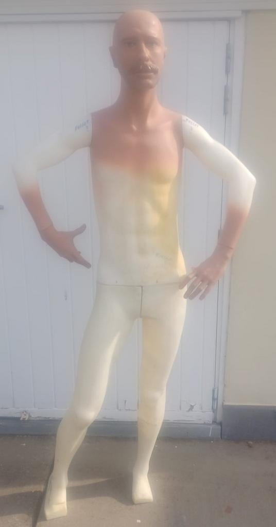 Mannequin pop Pintus, Ophalen