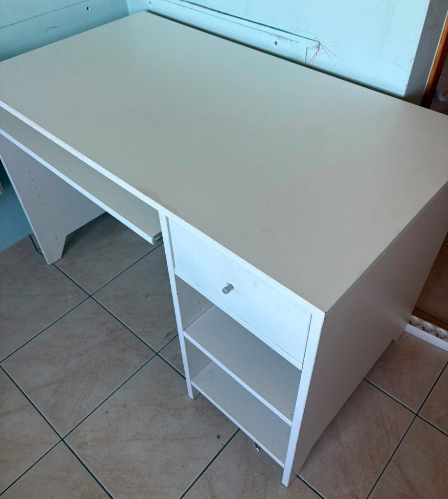 Petit bureau blanc IKEA., Enlèvement, Utilisé