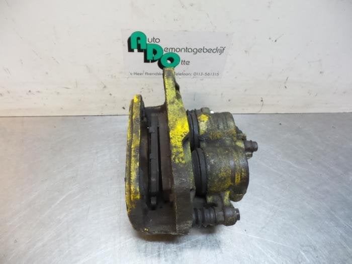 Remklauw (Tang) links-voor van een Subaru Legacy (Legacy 04-, Subaru, Gebruikt, -, -