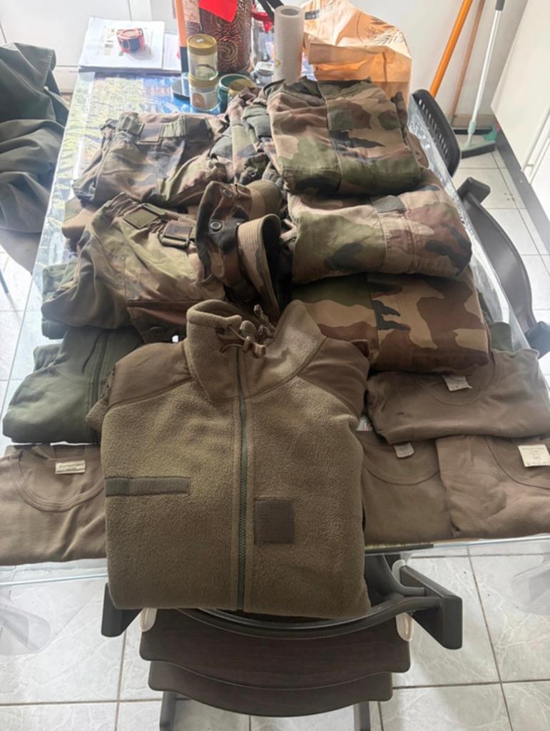 Gros lot Armée Française CCE Félin T4 – 25+ pièces complet, Collections, Envoi, Armée de terre, Vêtements ou Chaussures