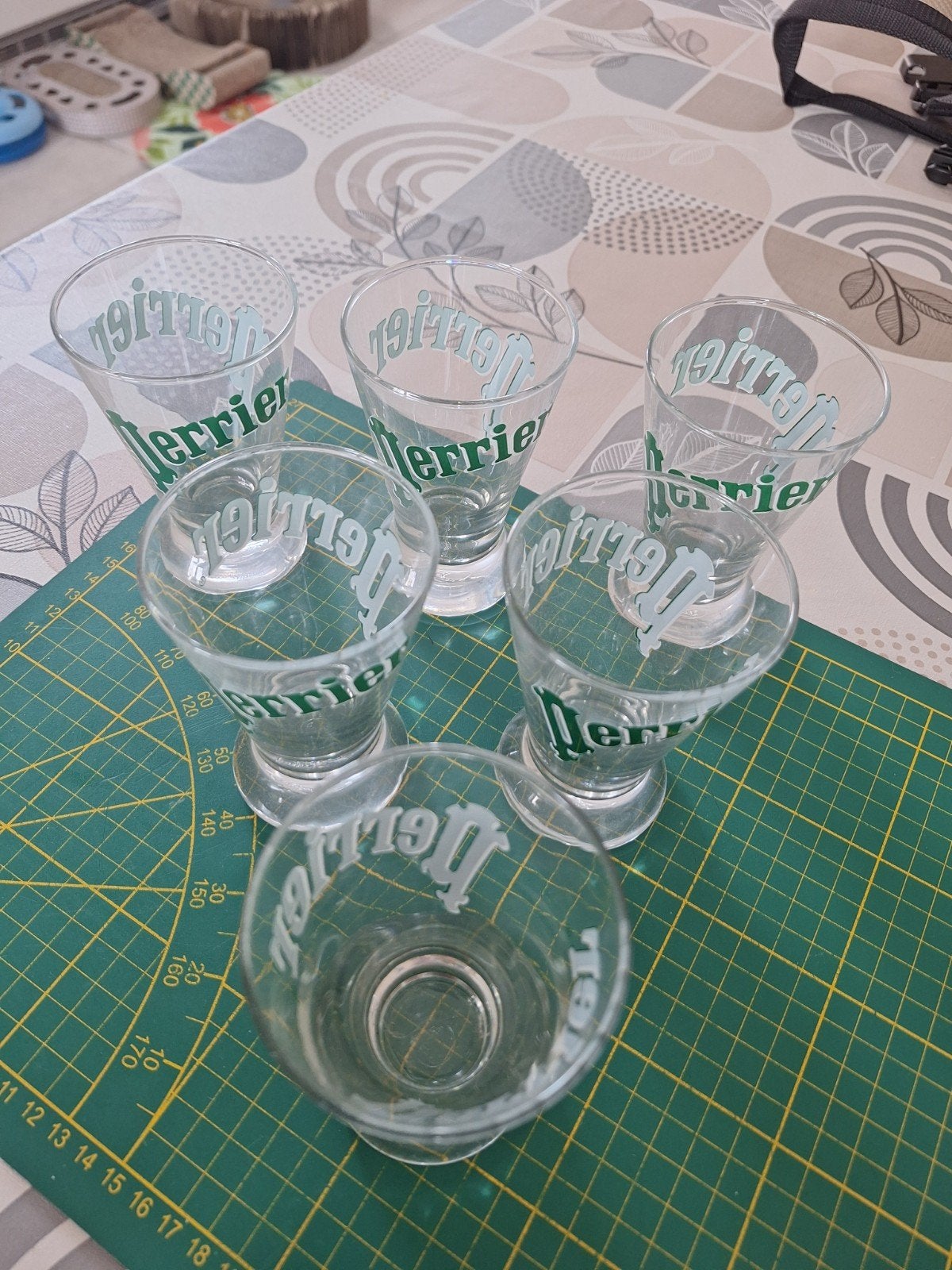 Lot de 6 verres sur pied Perrier 30cl (Vintage / Style Bistr, Enlèvement ou Envoi