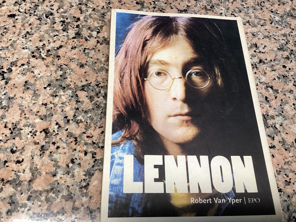 LENNON. Robert Van Yper, Enlèvement ou Envoi, Comme neuf, Artiste