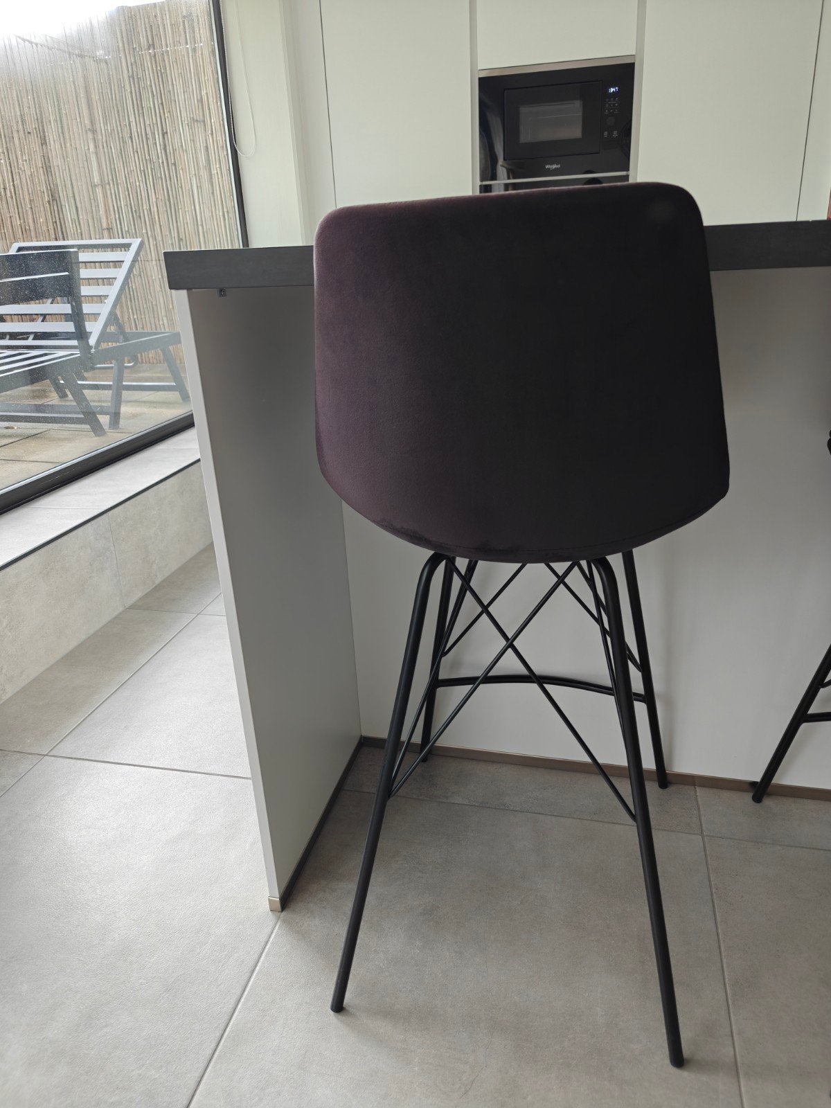 2 zwarte velvet barstoelen te koop, Ophalen