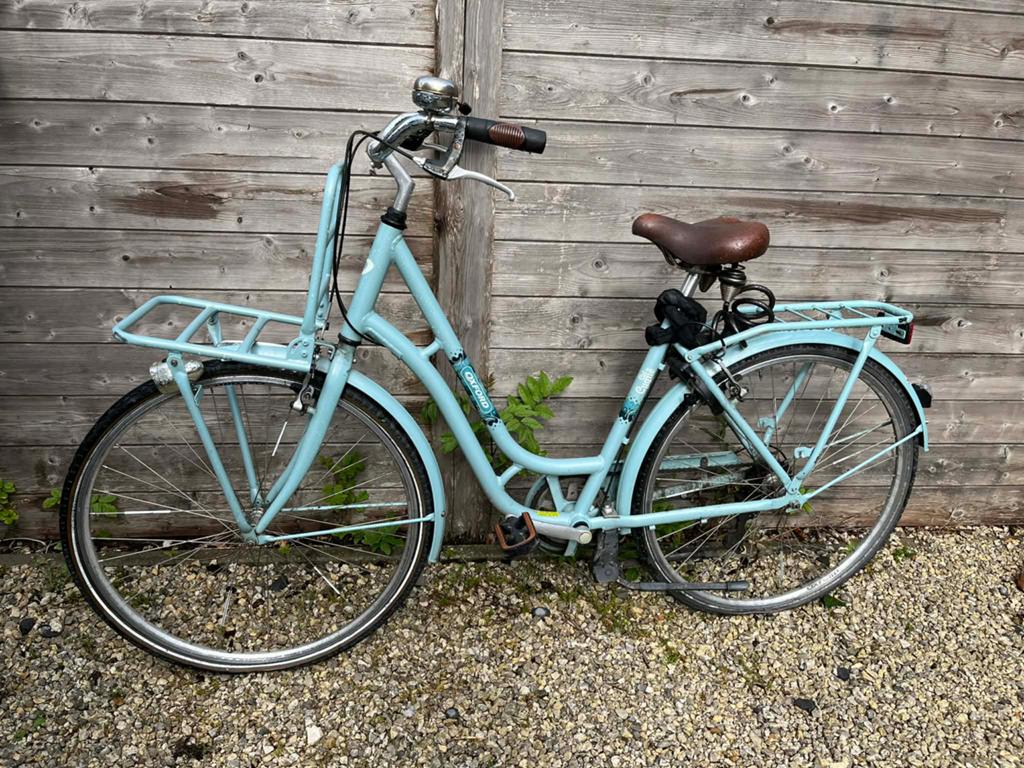damesfiets met rekje, Ophalen, Gebruikt