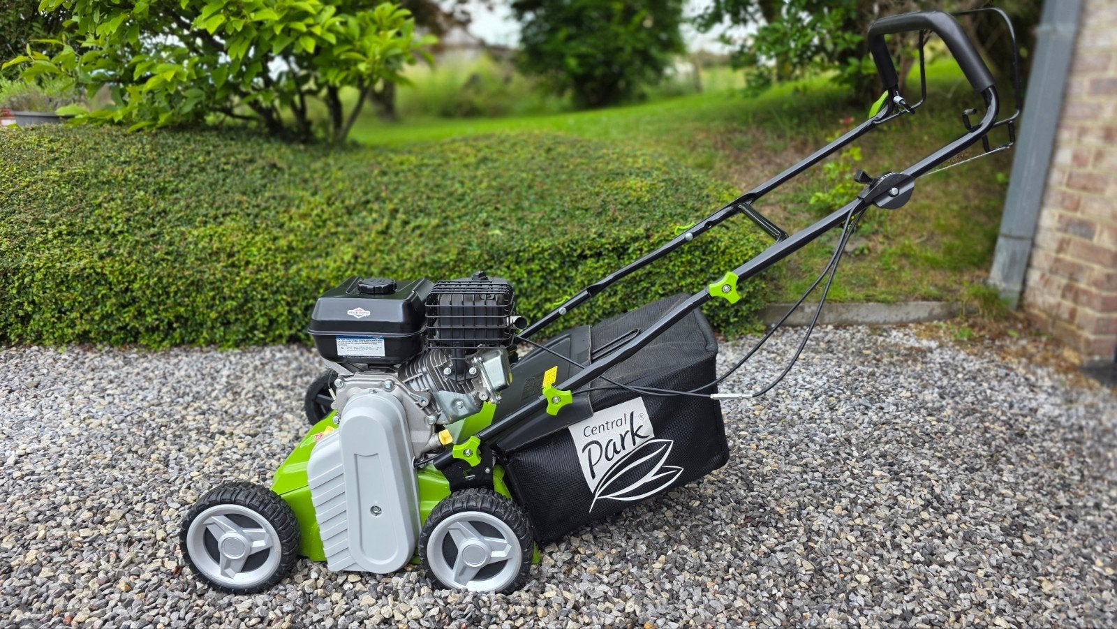 Thermische verticuteermachine - snijbreedte 420 mm, Tuin en Terras, Verticuteermachines, Zo goed als nieuw, Benzine, Ophalen