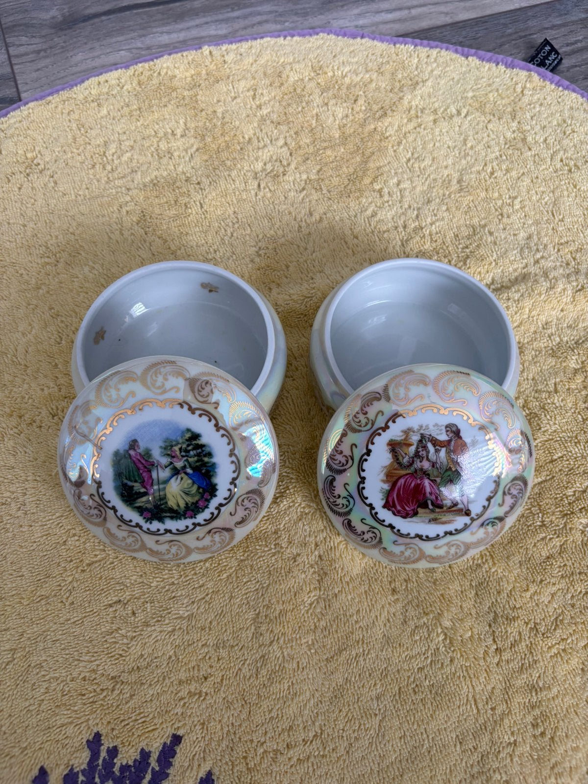 2 bocaux Limoges en porcelaine avec couvercles, Enlèvement