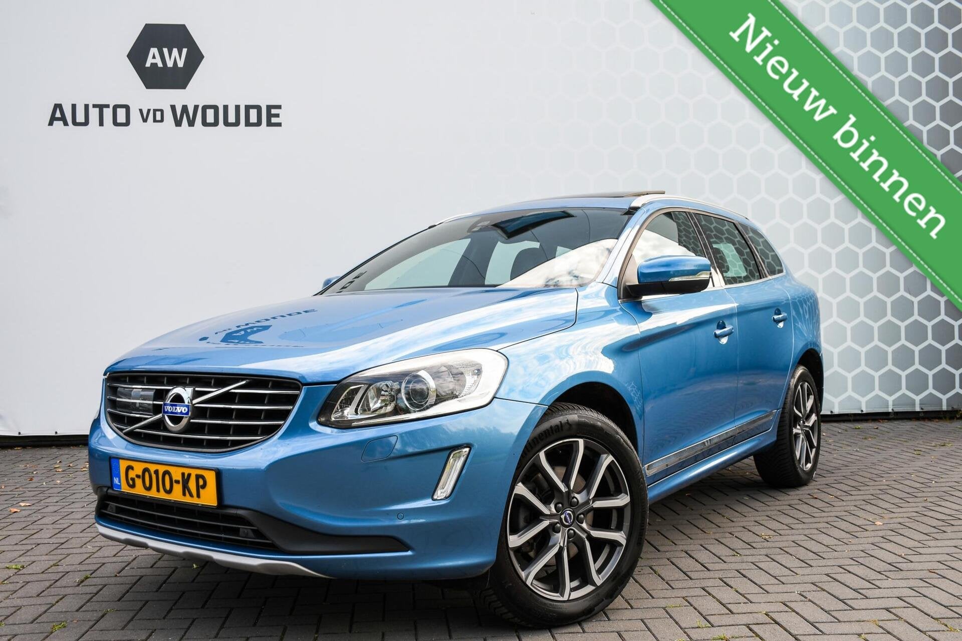 Volvo XC60 2.4 D5 R-Design Panoramadak Trekhaak Leer Xenon, Automaat, 1698 kg, Blauw, Leder