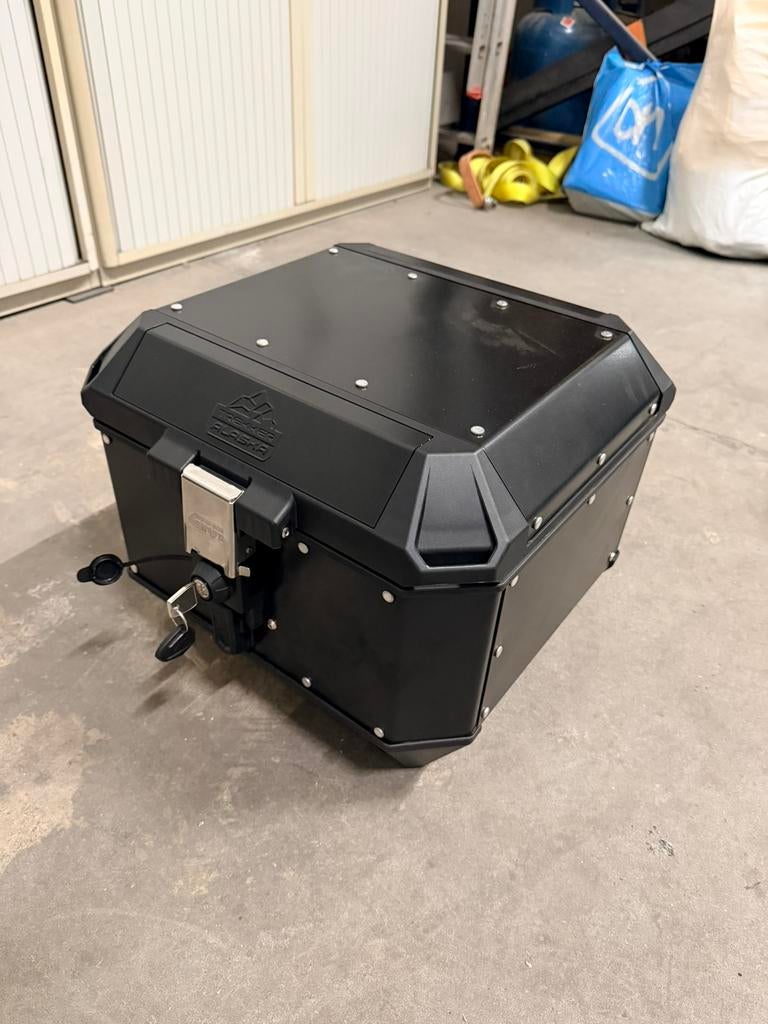 Topcase Givi Tractor Alaska avec support de préparation, Motos, Accessoires | Valises & Sacs, Enlèvement, Comme neuf