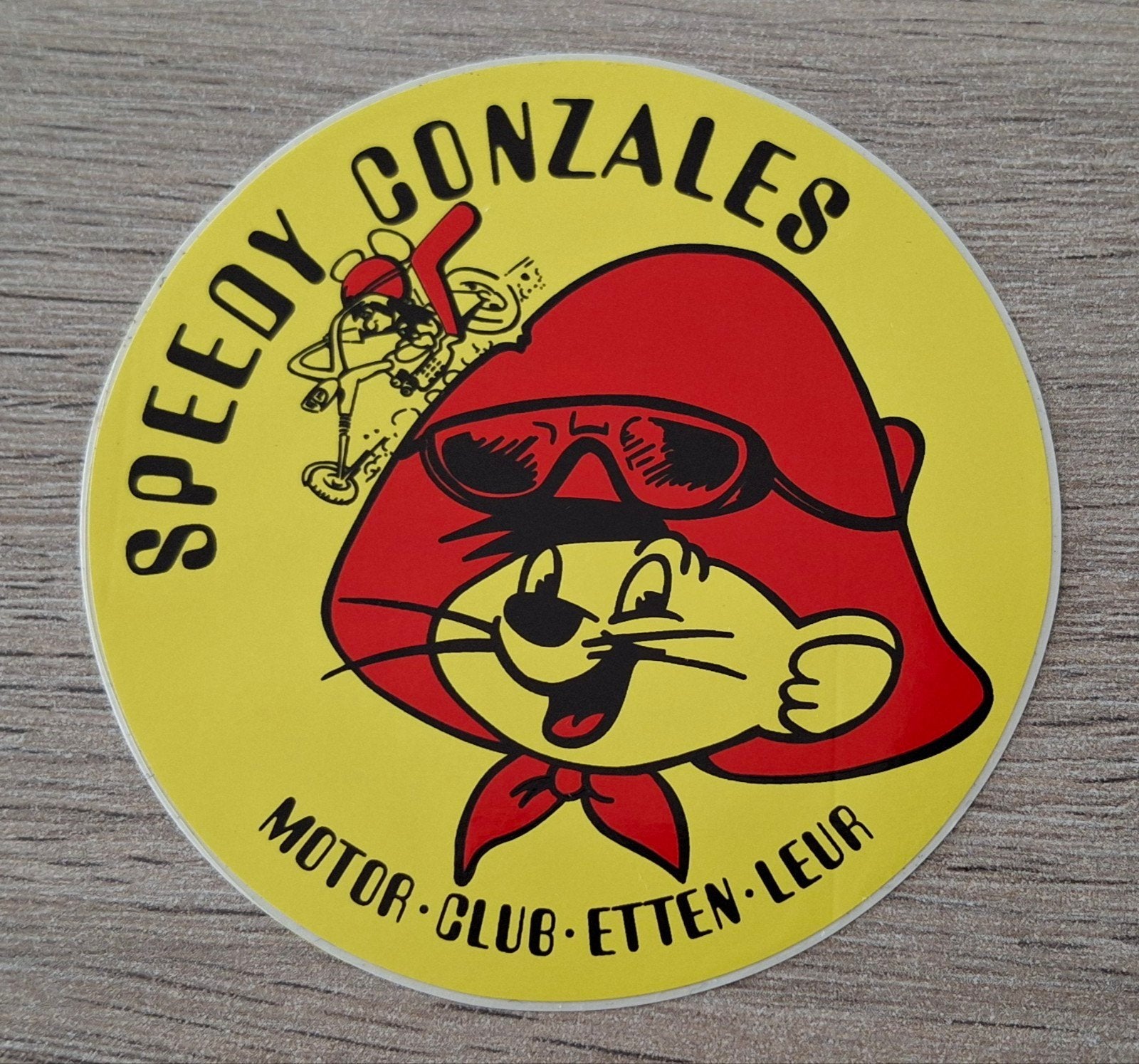 Sticker Motor club stripfiguur Speedy Gonzales, Ophalen of Verzenden, Zo goed als nieuw, Auto of Motor