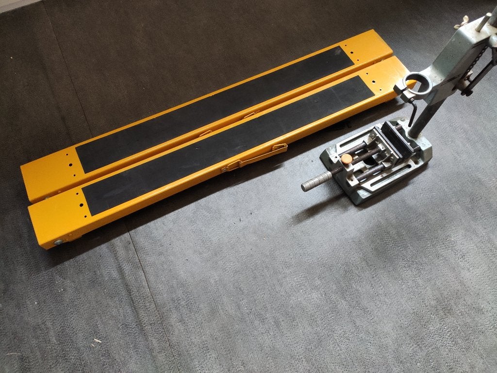 outils - support foreuse + 2 tréteaux fer, Enlèvement, Neuf