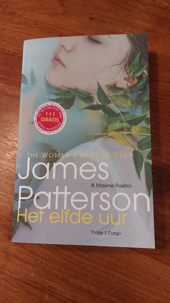 Het elfde uur, Ophalen of Verzenden, Zo goed als nieuw, James patterson .