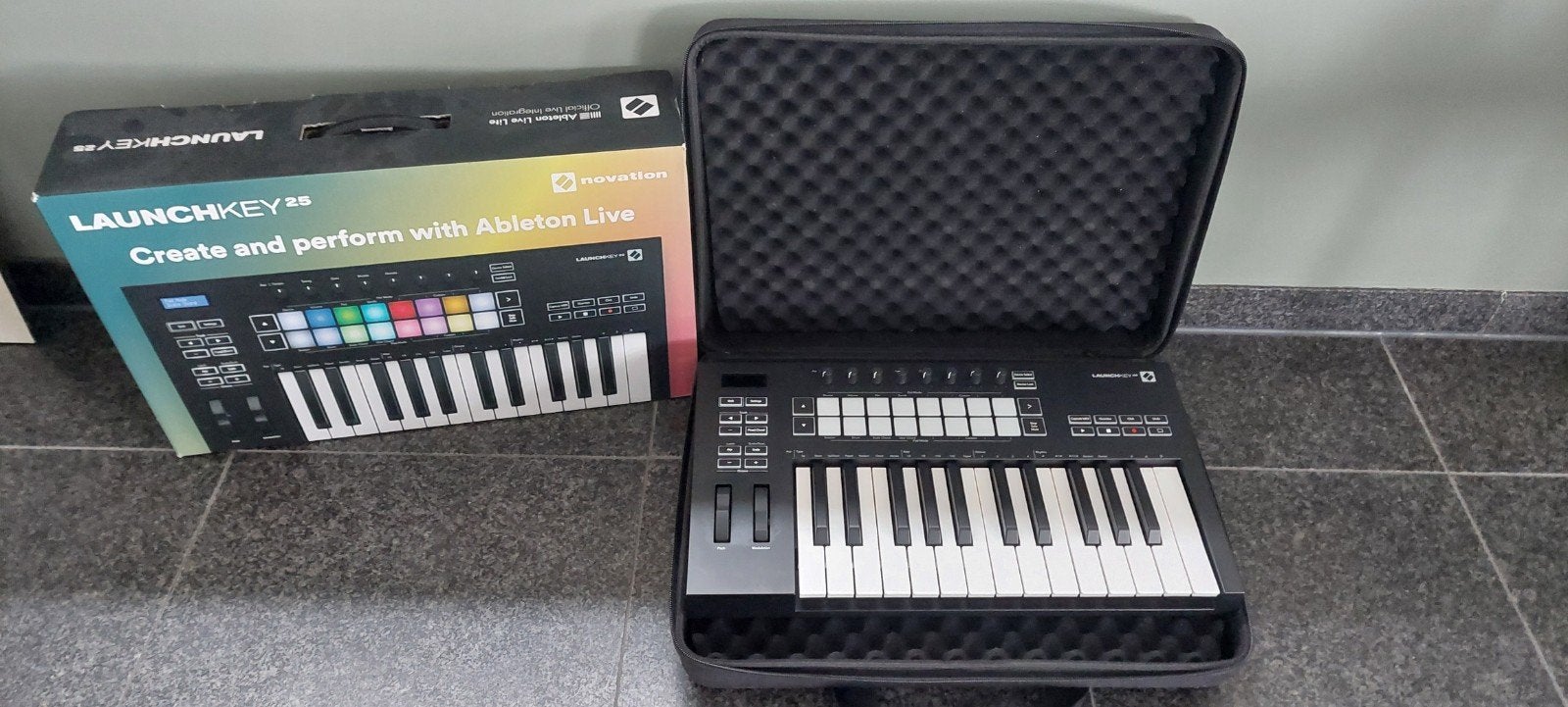 launchkey 25 keyboard, Muziek en Instrumenten, Ophalen
