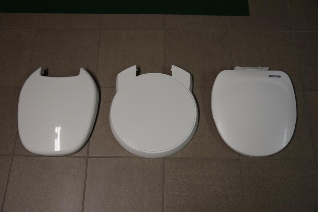 Nieuwe Thetford toilet brillen : C400/500 + C200 + C263-P., Ophalen, Nieuw