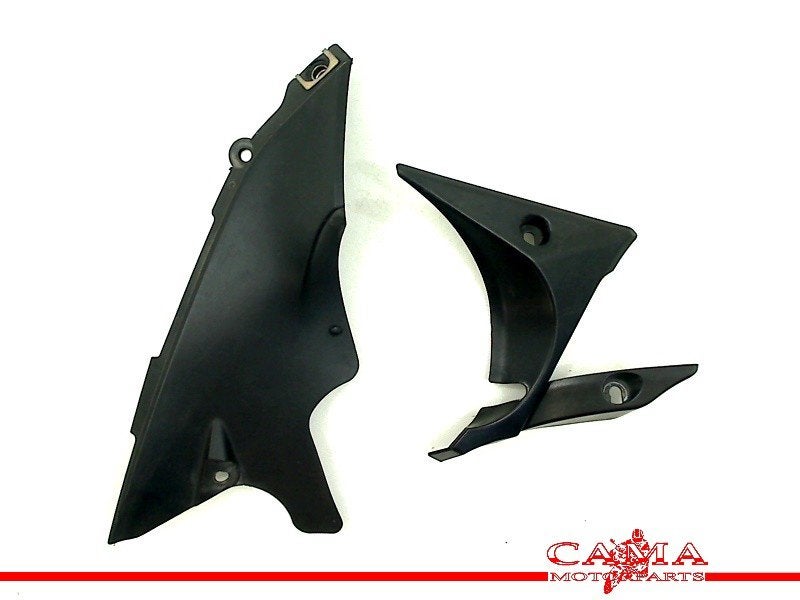 CARENAGE PANNEAU INTERNE YZF R1 2007-2008 (YZF-R1 4C8), Dhr. S. di Majo, Utilisé, Info@cama-motorparts.nl, P.J. Troelstraweg 8 8
3144 CX  MAASSLUIS, NL