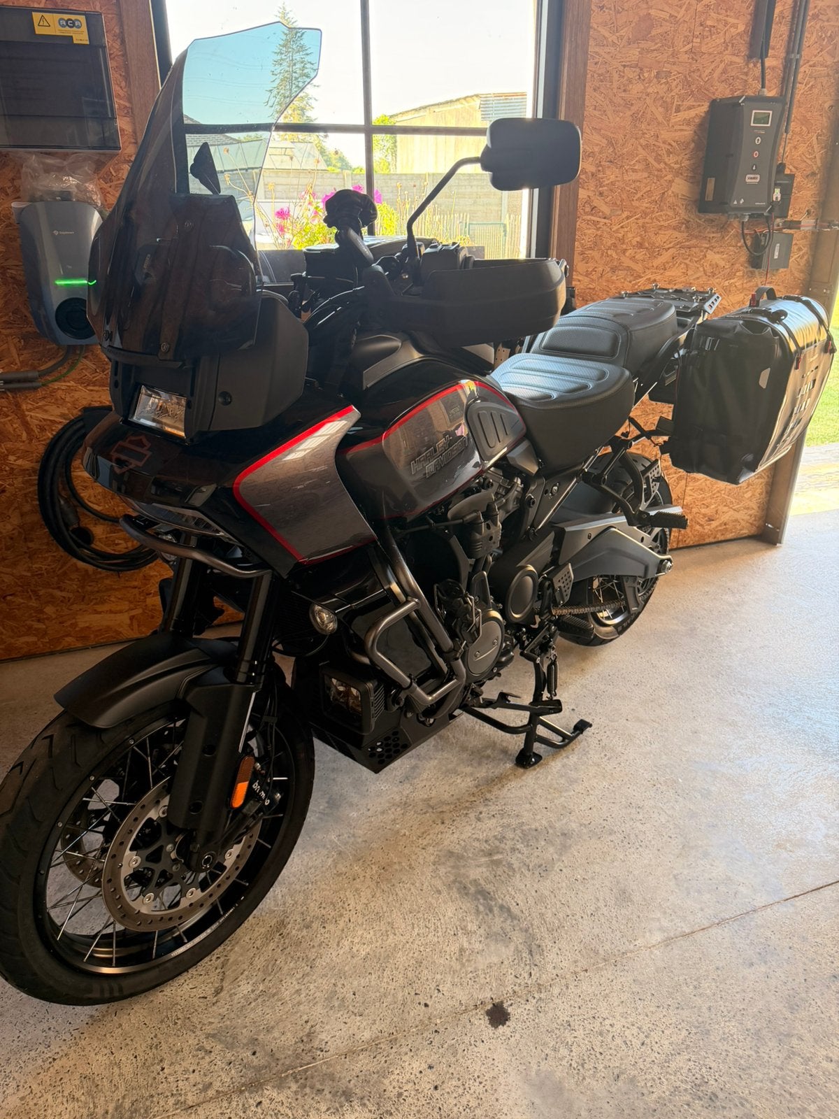 Harley Pan America 1250S  Full Option- BTW aftrekbaar, 2 cilinders, Nieuw, Bedrijf, Handvatverwarming