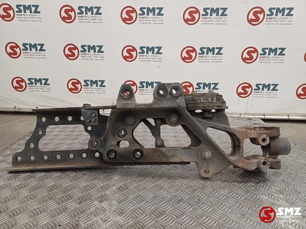 Occ support de montage châssis droit Mercedes, Utilisé, Mercedes-Benz, Suspension et Châssis