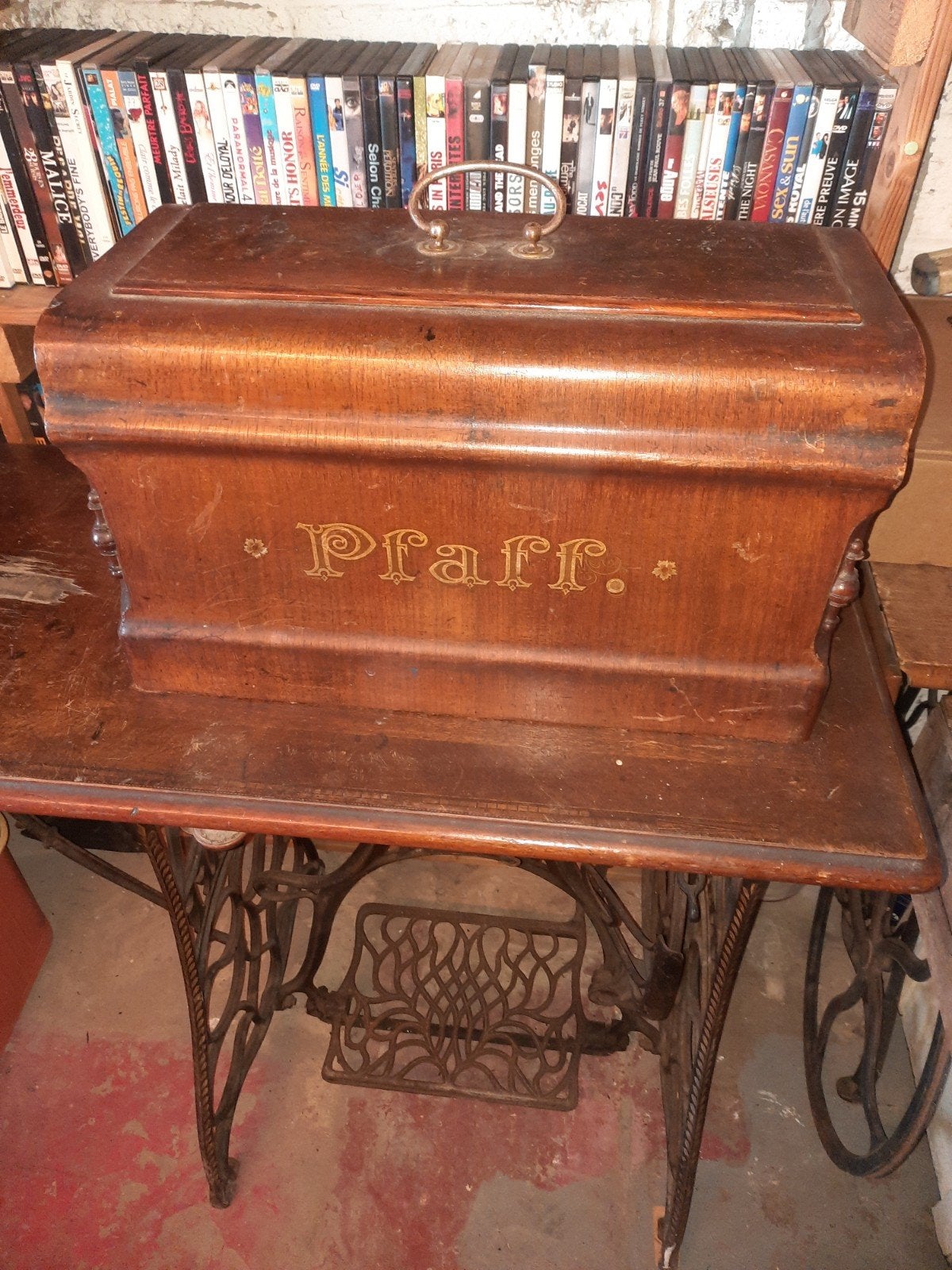 ancienne machine à coudre Pfaff., Enlèvement