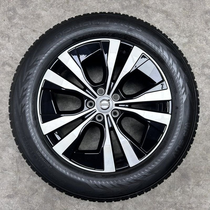 NIEUW 18 inch originele velgen + winterbanden Volvo XC40, Auto-onderdelen, 18 inch, -, -, Banden en Velgen