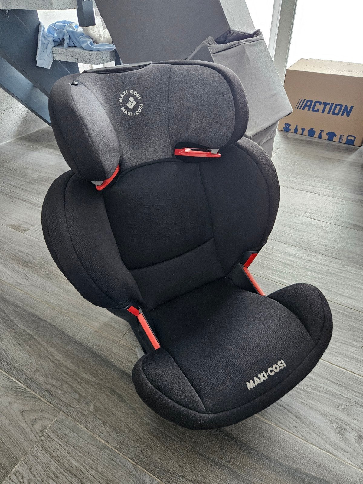 Maxi cosi autostoel, Ophalen