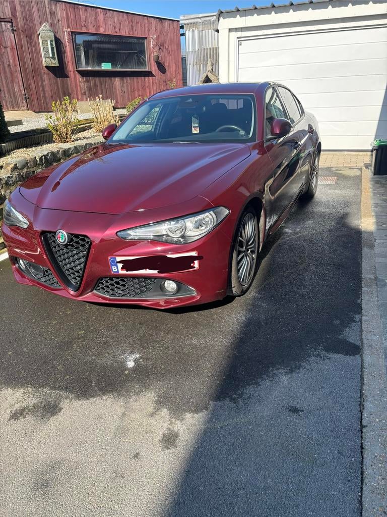 Alfa romeo guilia 2017 in goede staat, Autos, Alfa Romeo, Rouge, Automatique, Particulier, Tissu
