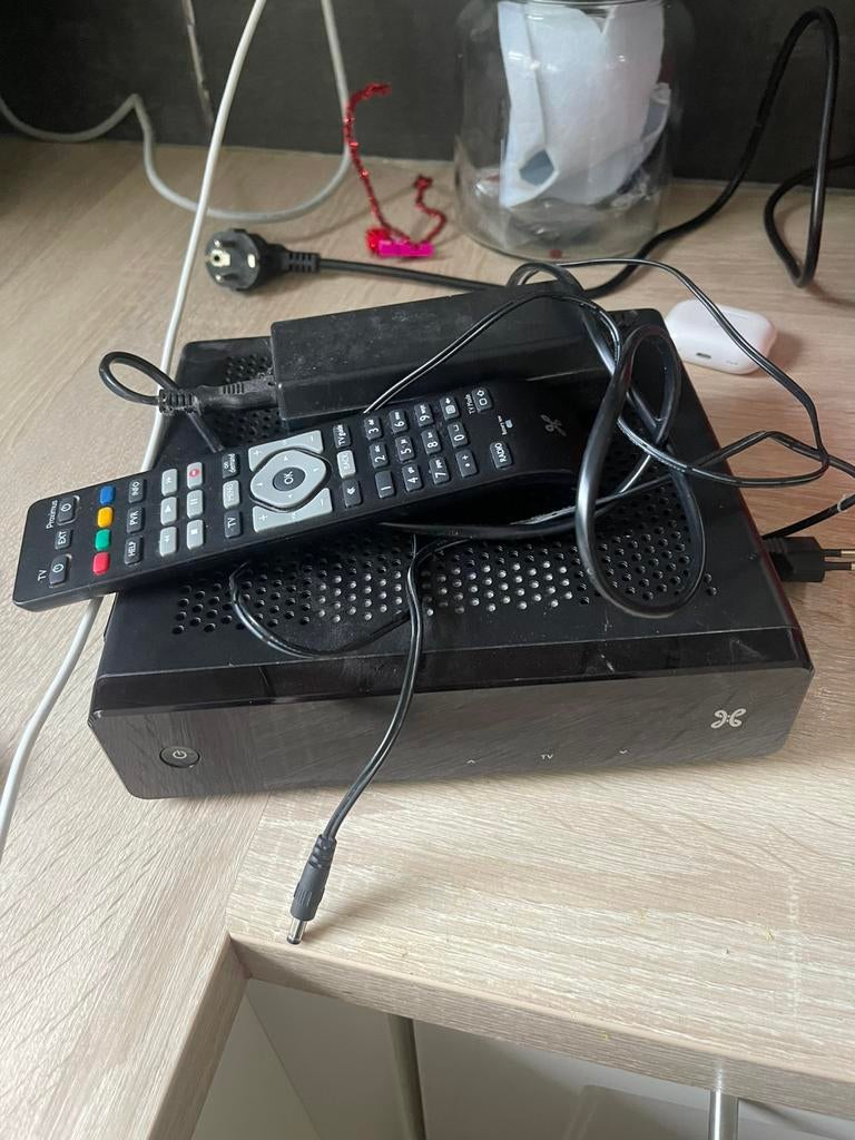 Decodeur TV Proximus Cisco V5 + telecommande, Enlèvement ou Envoi, Comme neuf