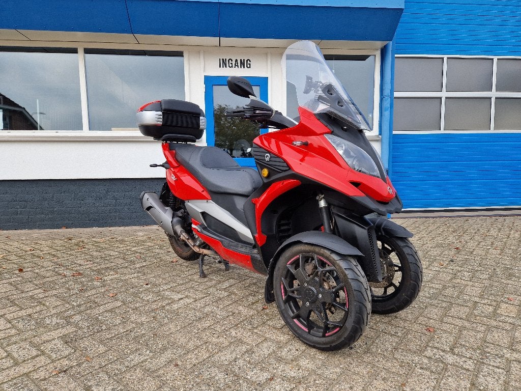 Quadro qooder QV3 motorscooter met NL auto kenteken CV3 mp3