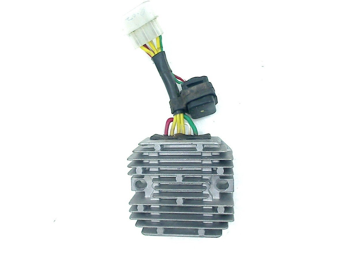REGULATEUR DE TENSION Piaggio (1A017429), Piaggio, P.J. Troelstraweg 8 8
3144 CX  MAASSLUIS, NL, Info@cama-motorparts.nl, Utilisé