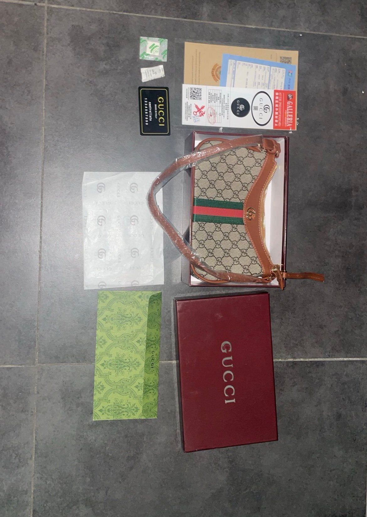 Gucci tas met alle benodigdheden, Ophalen, Nieuw, Bruin